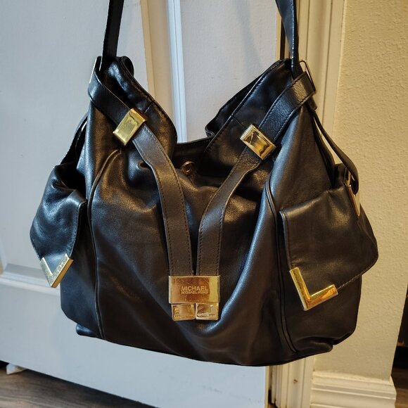 MICHAEL KORS Black Smooth Leather Hobo Shoulder Bag w/ Gold Hardware - Picture 1 of 11